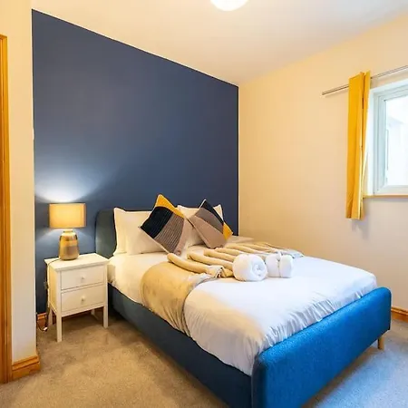 Cozy & Stylish 2bed Flat - Wifi - Parking - Garden - Bristl דירה *