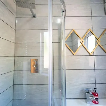 Cozy & Stylish 2bed Flat - Wifi - Parking - Garden - Bristl Bristol